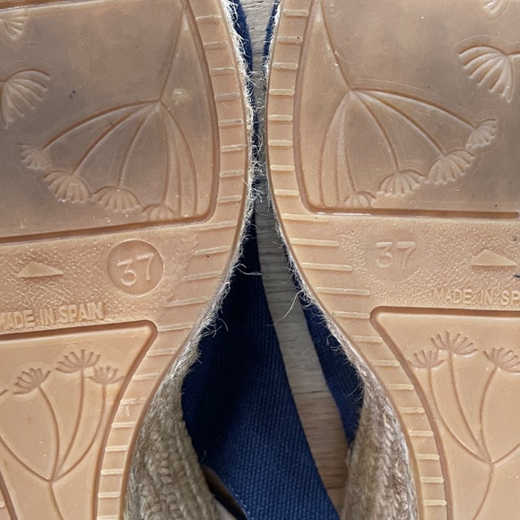 Viscata Navy Slingback Wedges - Picture 12 of 12